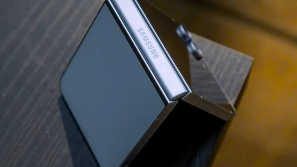 Samsung’s Game-Changer: Budget Z Flip7 FE & Premium Fold7 Revealed!