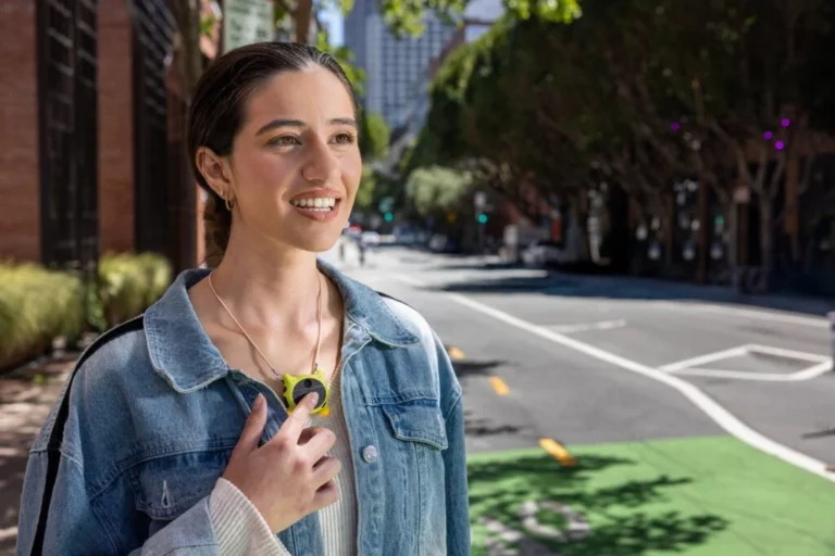 Looki-L1-wearable-AI-vlog